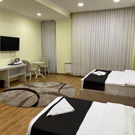 Queens 2 Hotel ทาชเคนต์ ภายนอก รูปภาพ