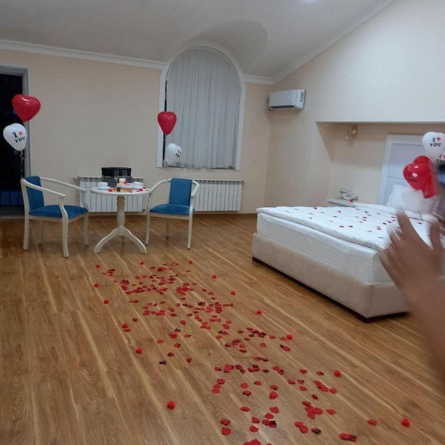 Queens 2 Hotel ทาชเคนต์ ภายนอก รูปภาพ