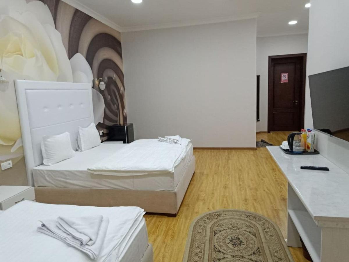 Queens 2 Hotel ทาชเคนต์ ภายนอก รูปภาพ