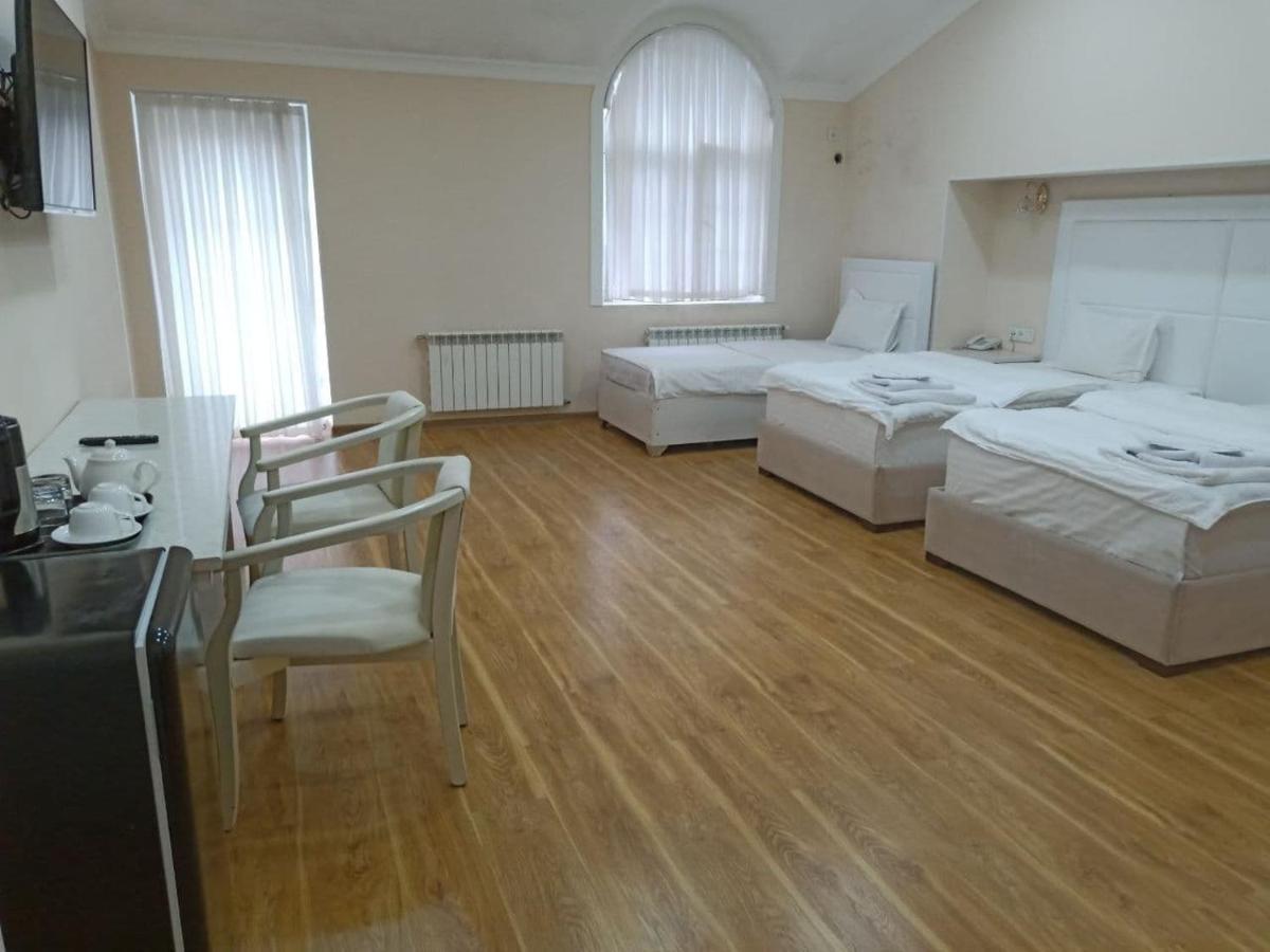 Queens 2 Hotel ทาชเคนต์ ภายนอก รูปภาพ
