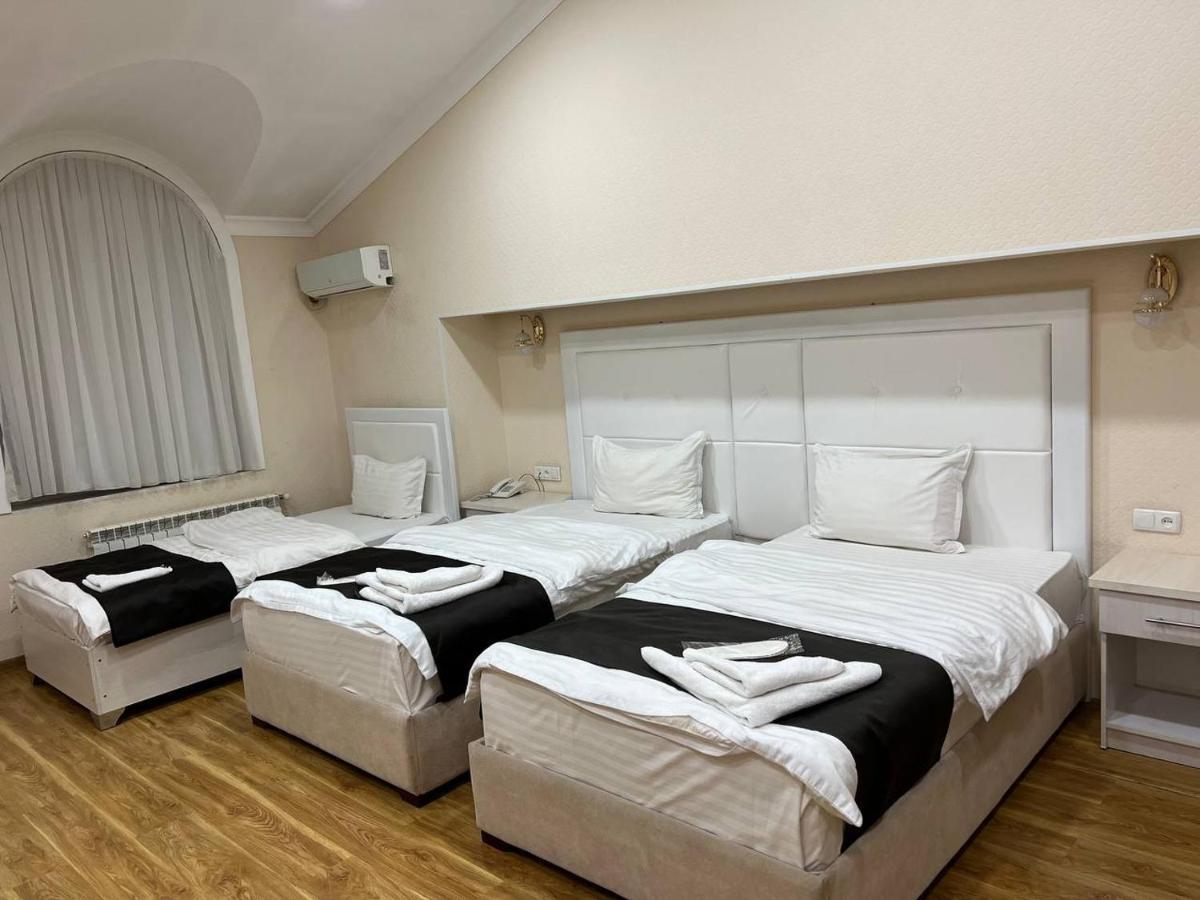 Queens 2 Hotel ทาชเคนต์ ภายนอก รูปภาพ