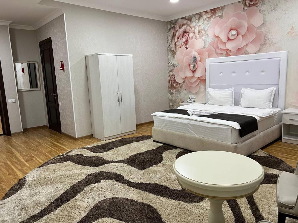 Queens 2 Hotel ทาชเคนต์ ภายนอก รูปภาพ