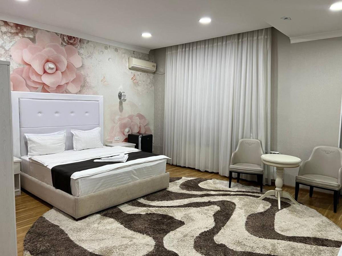 Queens 2 Hotel ทาชเคนต์ ภายนอก รูปภาพ