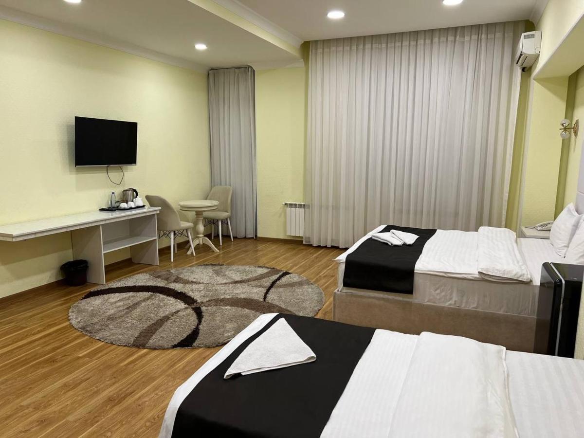 Queens 2 Hotel ทาชเคนต์ ภายนอก รูปภาพ
