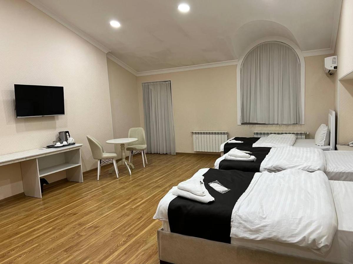 Queens 2 Hotel ทาชเคนต์ ภายนอก รูปภาพ