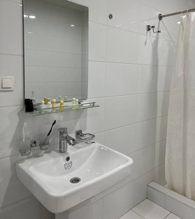 Queens 2 Hotel ทาชเคนต์ ภายนอก รูปภาพ